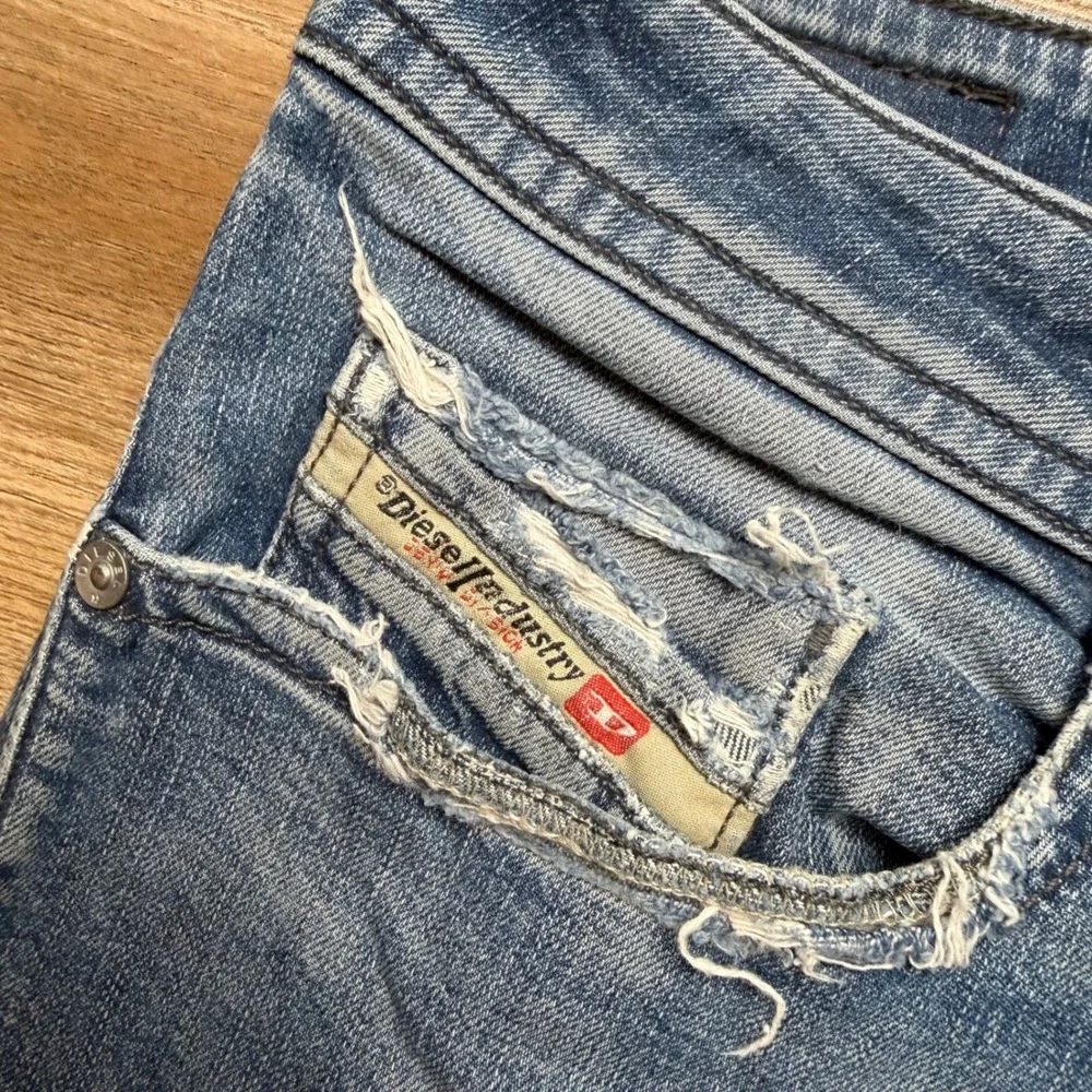 Diesel Buster Jeans Men 32x32 Blue Slim Tapered Stretch Distressed Denim 0853R